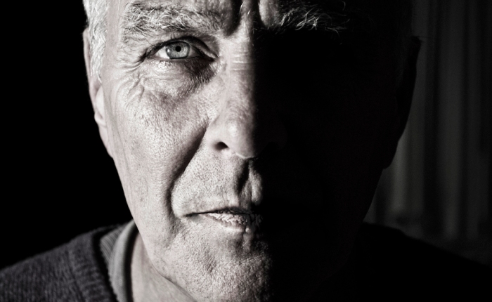 Demenz und Alzheimer: 10 Anzeichen und Symptome zur Früherkennung